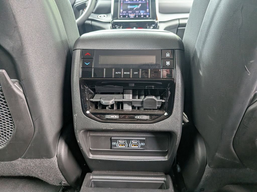 2024 Jeep Grand Cherokee L Laredo - Photo 30