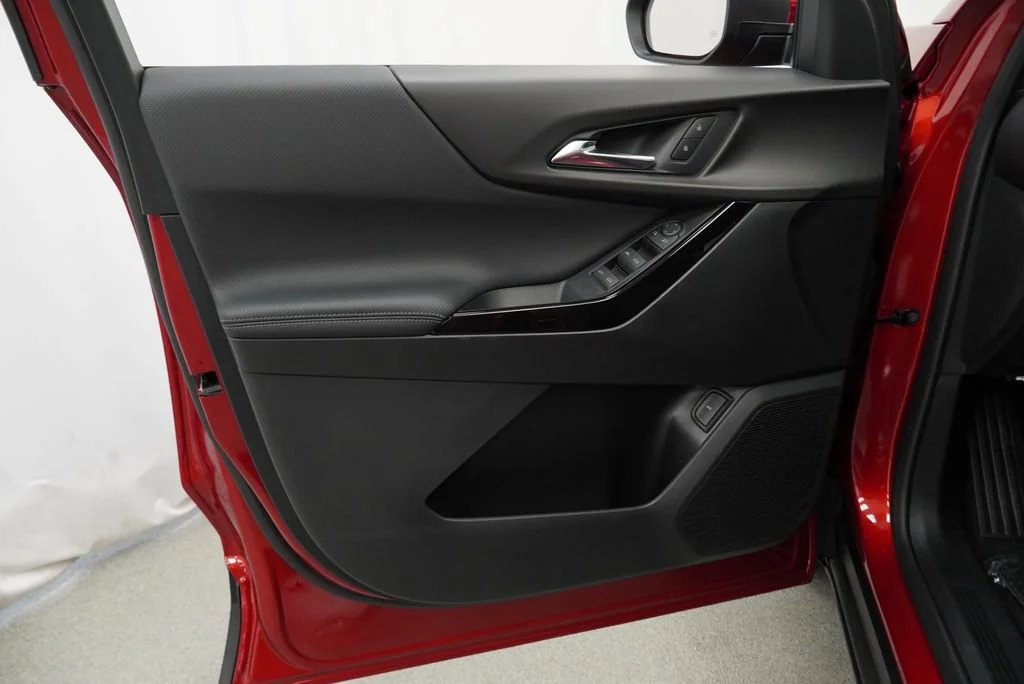 2027 Chevrolet Equinox LT - Photo 21