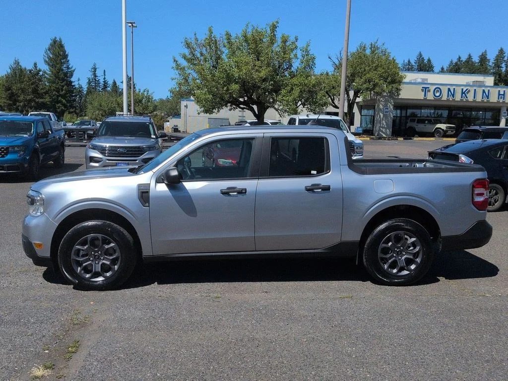 Used 2024 Silver Metallic Ford XLT image 2