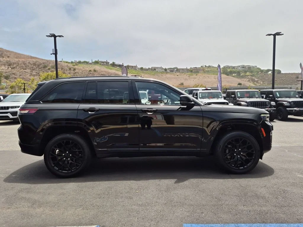 Certified Used 2022 Black Jeep Summit image 4
