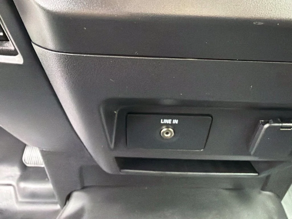 Used 2018 Oxford White Ford XL image 16