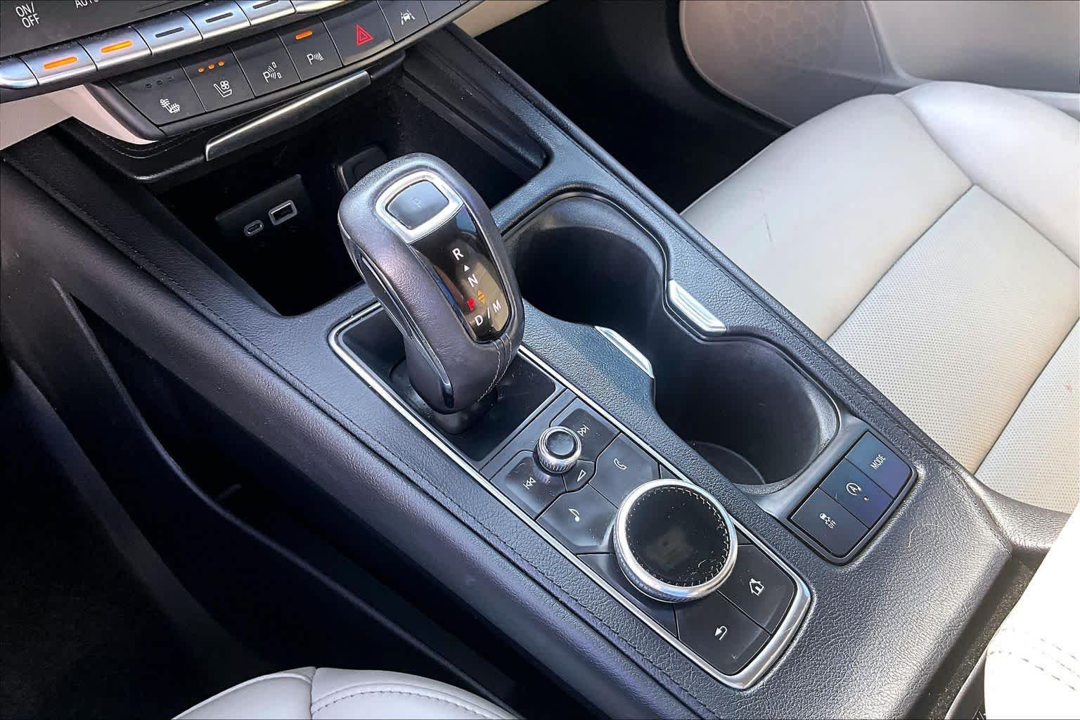 Used 2019 Crystal White Tricoat Cadillac FWD Premium Luxury image 15