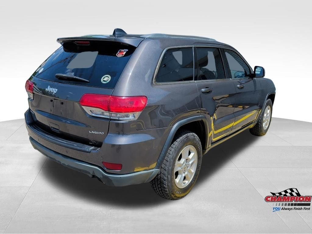 Used 2016 Gray Jeep Laredo image 5