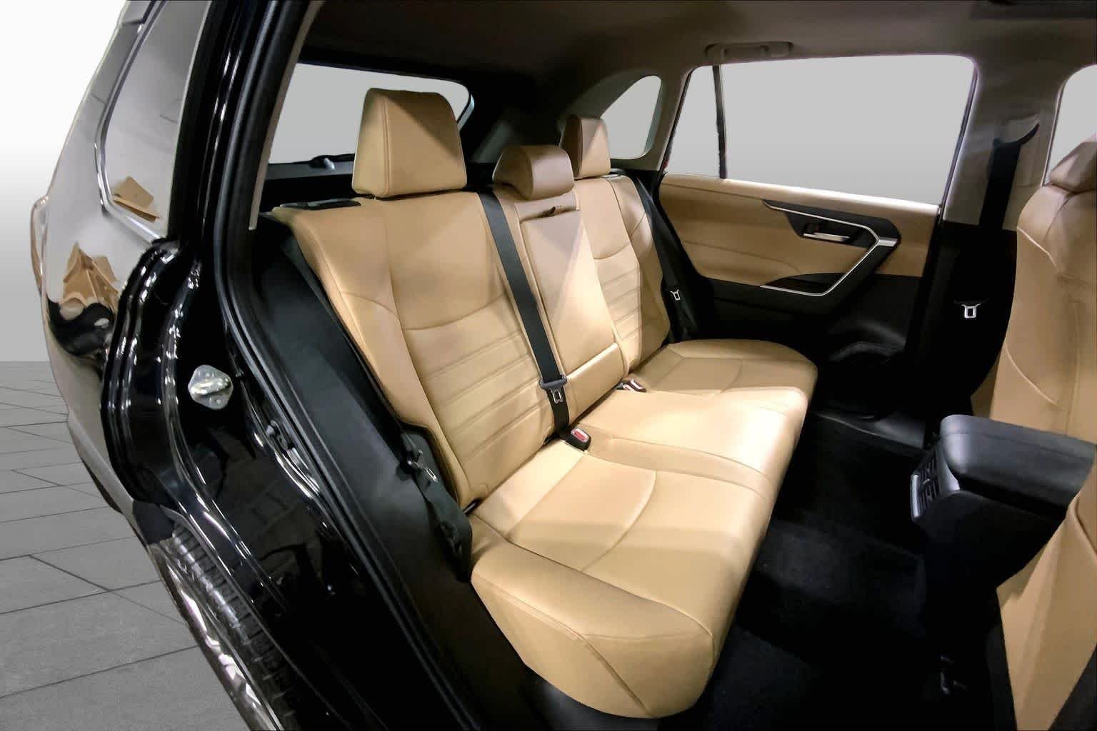 Used 2023 Midnight Black Metallic Toyota XLE Premium image 20