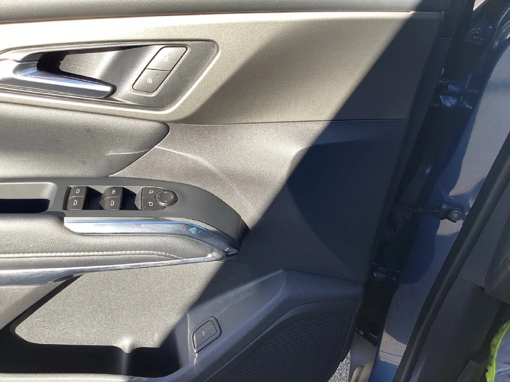 Used 2026 Lakeshore Blue Metallic Chevrolet LT image 21