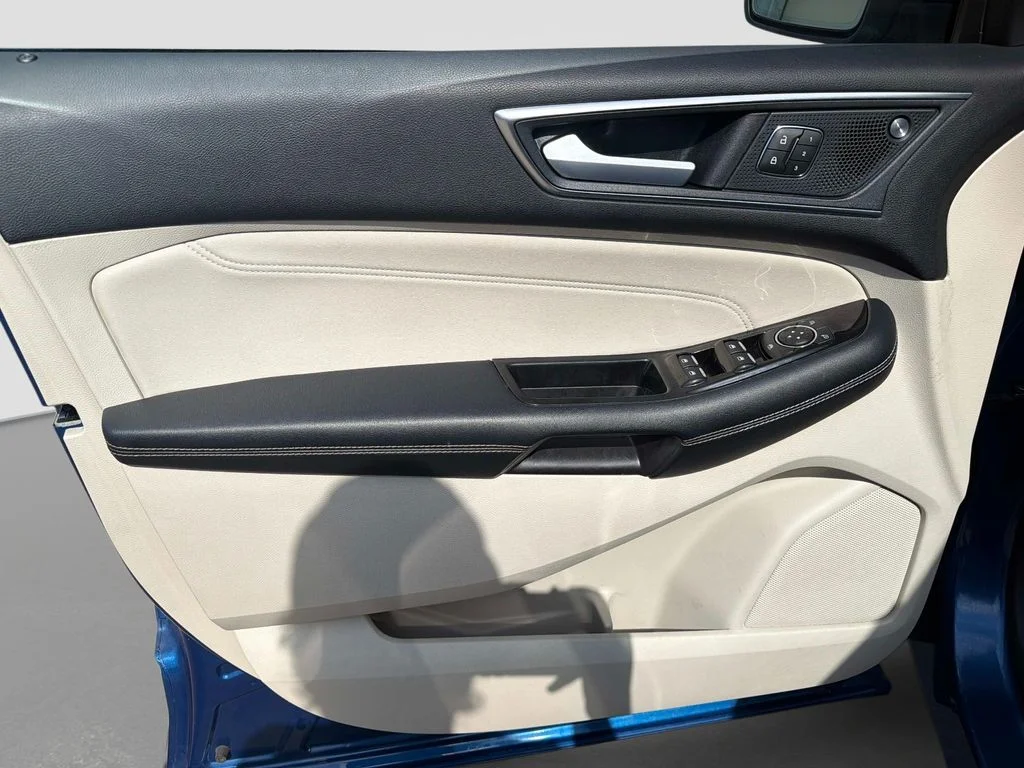 Used 2020 Blue Ford Titanium image 18