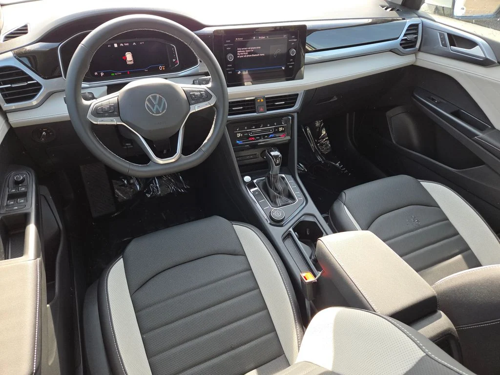 New 2026 Pure White Volkswagen 1.5T SEL image 9