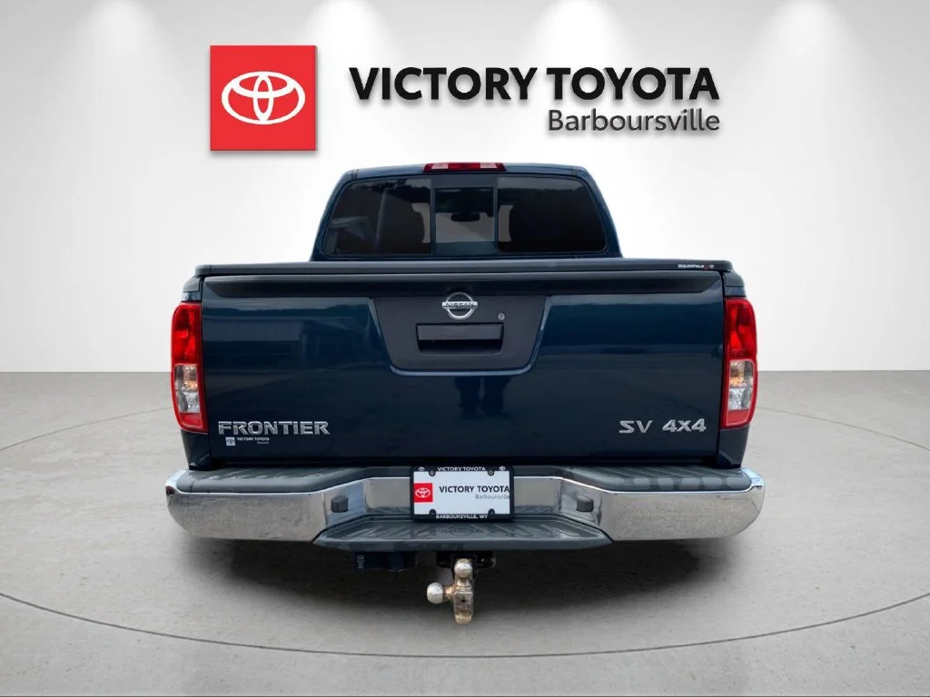 Used 2019 Blue Nissan SV image 4