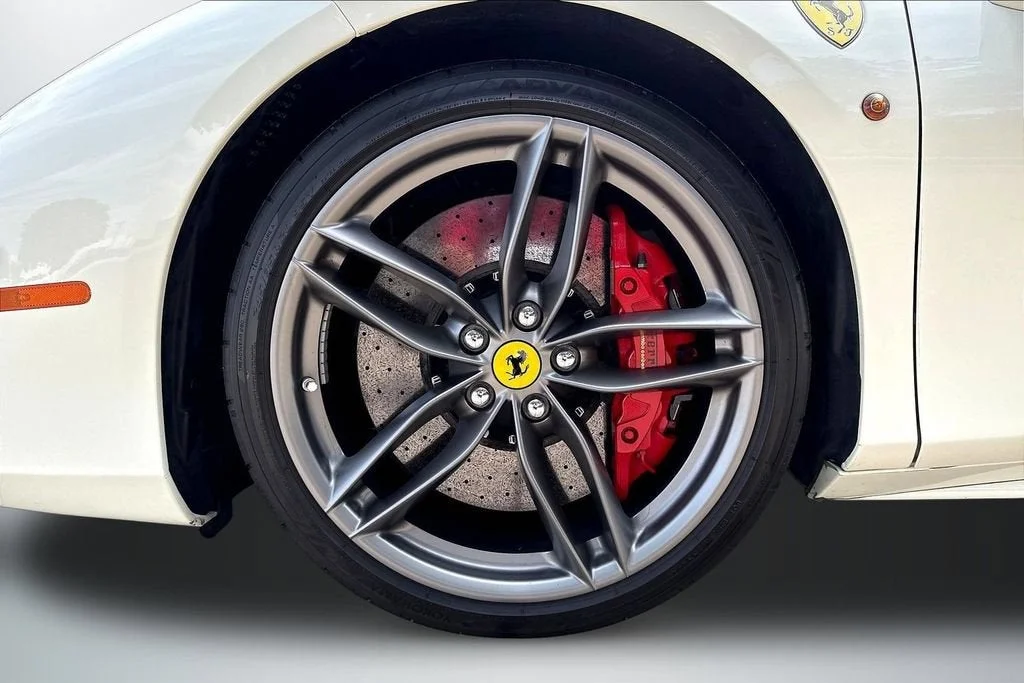 Used 2018 Bianco Avus Ferrari  image 26