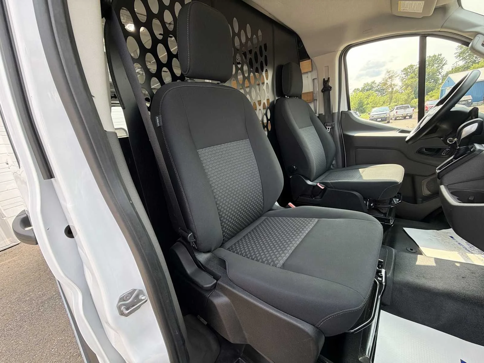 Used 2025 Oxford White Ford  image 25