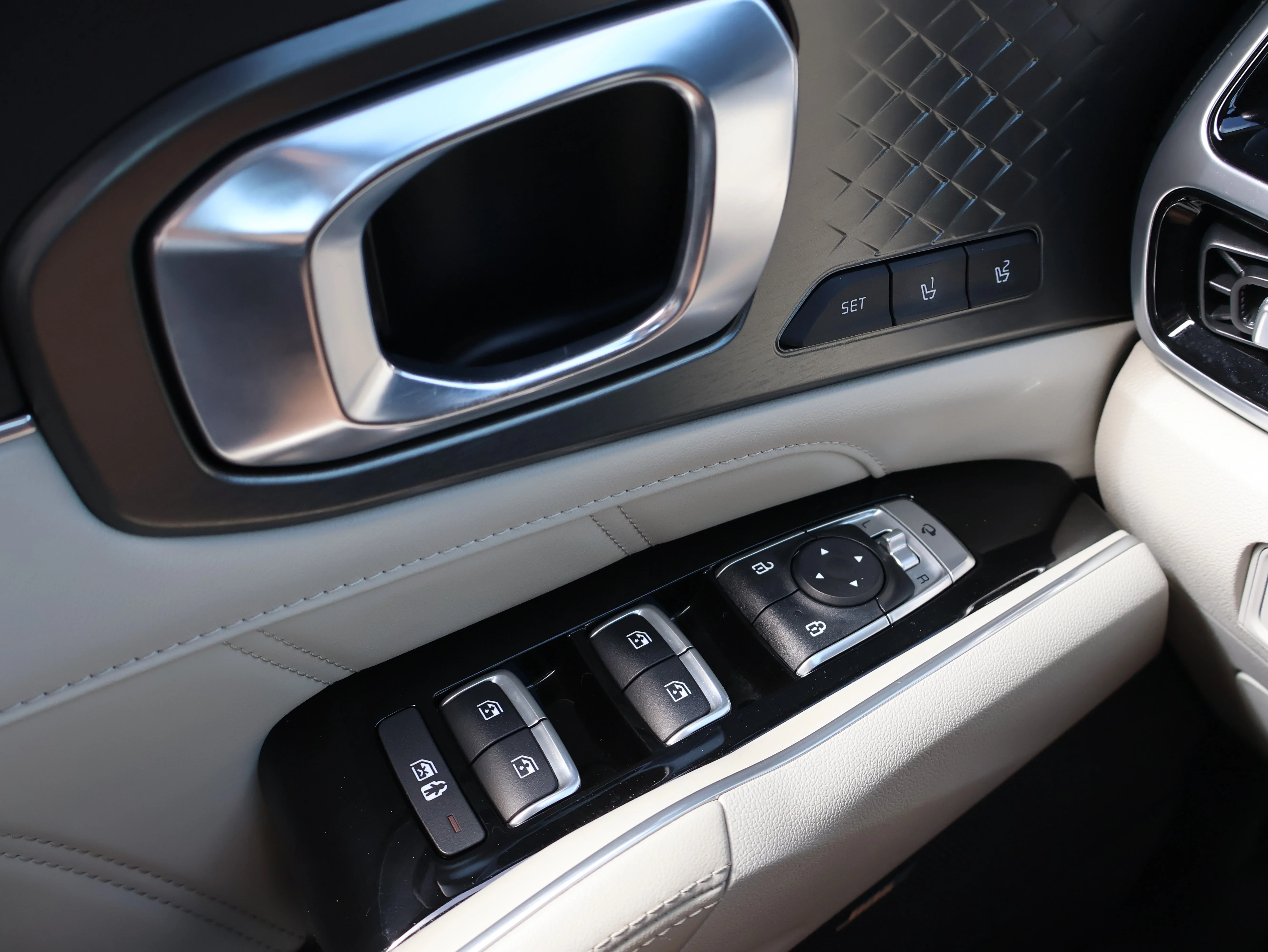 Used 2023 Aurora Black Kia SX Prestige image 52