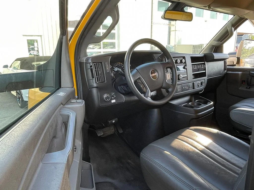 Used 2021  GMC Work Van image 20