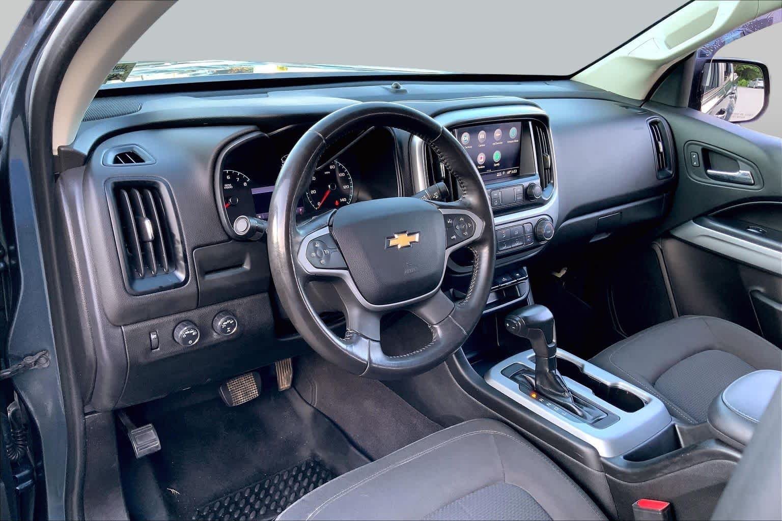 Used 2019 Shadow Gray Metallic Chevrolet 4WD LT image 18