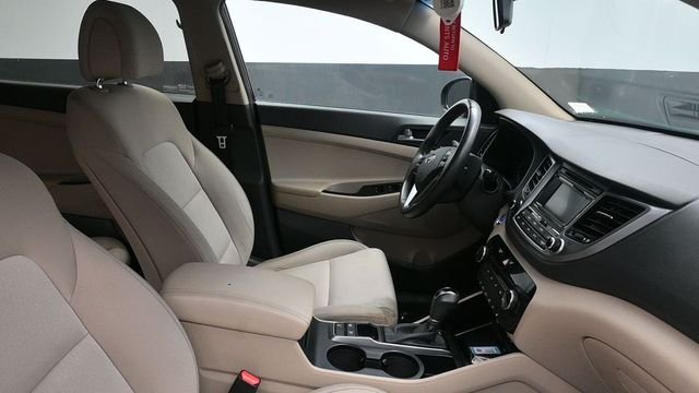 Used 2016 Red Hyundai Sport image 13