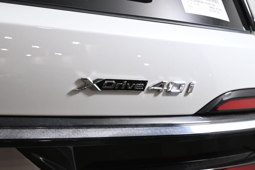 New 2027 White Metallic BMW xDrive40i image 40
