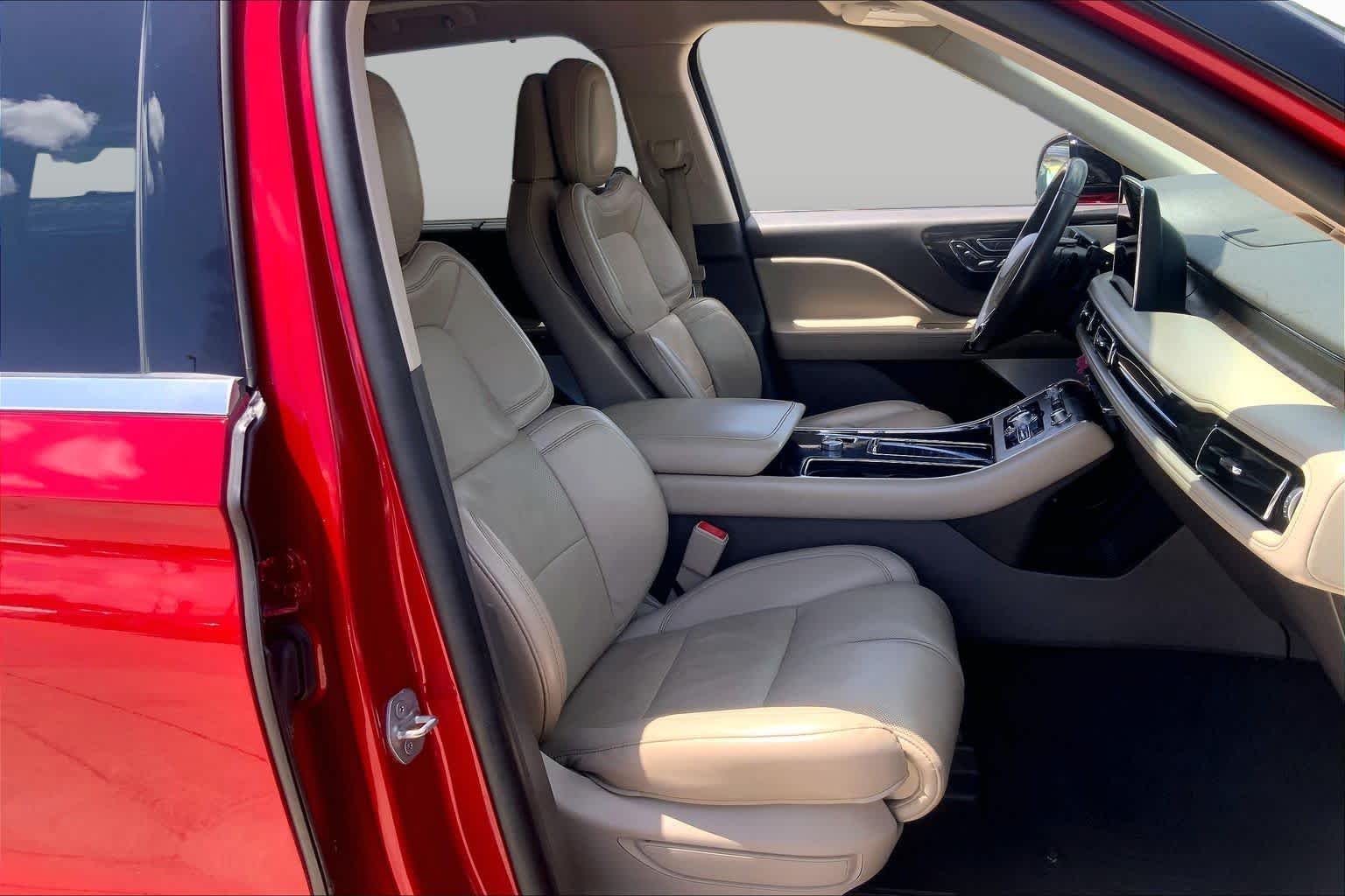 Used 2020 Red Carpet Metallic Tinted Clearcoat Lincoln Reserve image 9