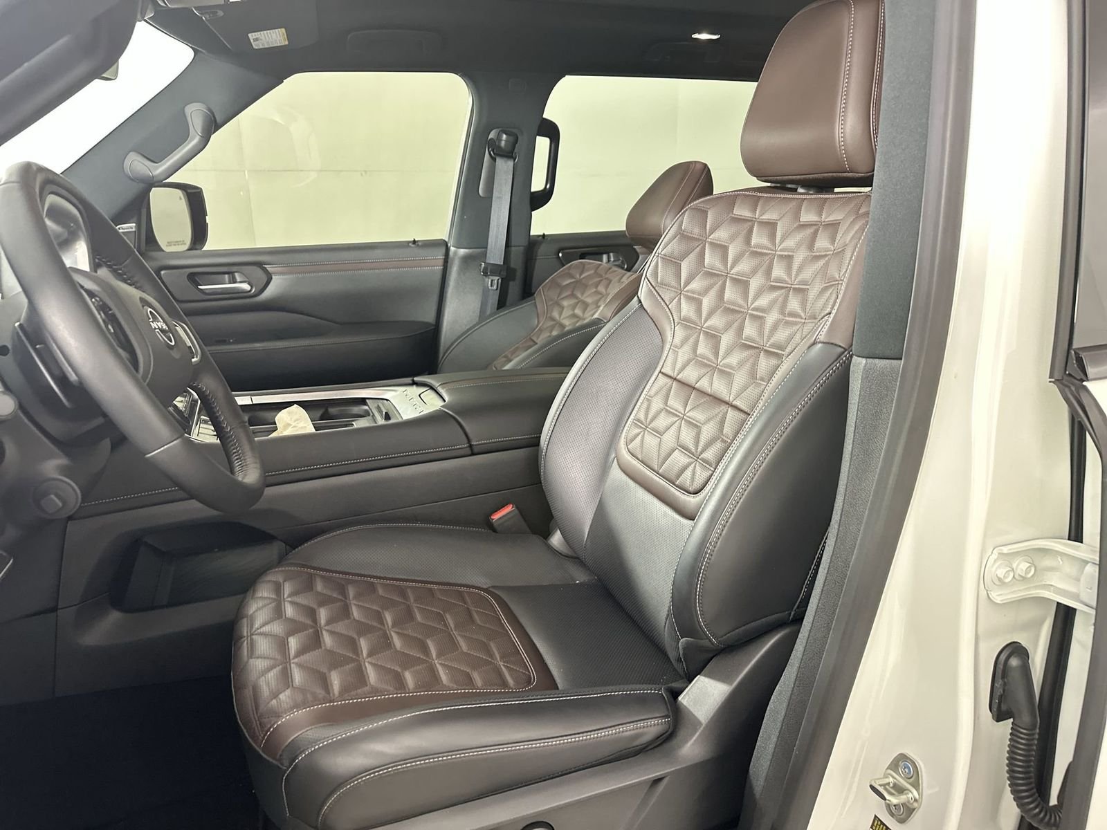 2025 Nissan Armada Platinum - Photo 11