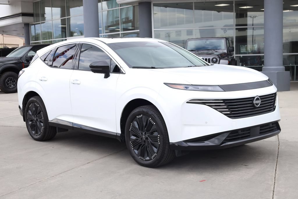 Used 2025 Everest White Pearl Tricoat Nissan Platinum image 8