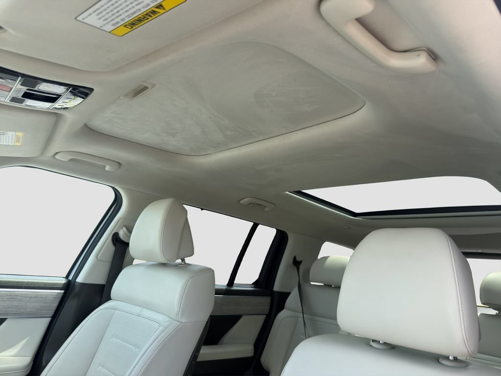 Used 2024 White Hyundai Calligraphy image 24