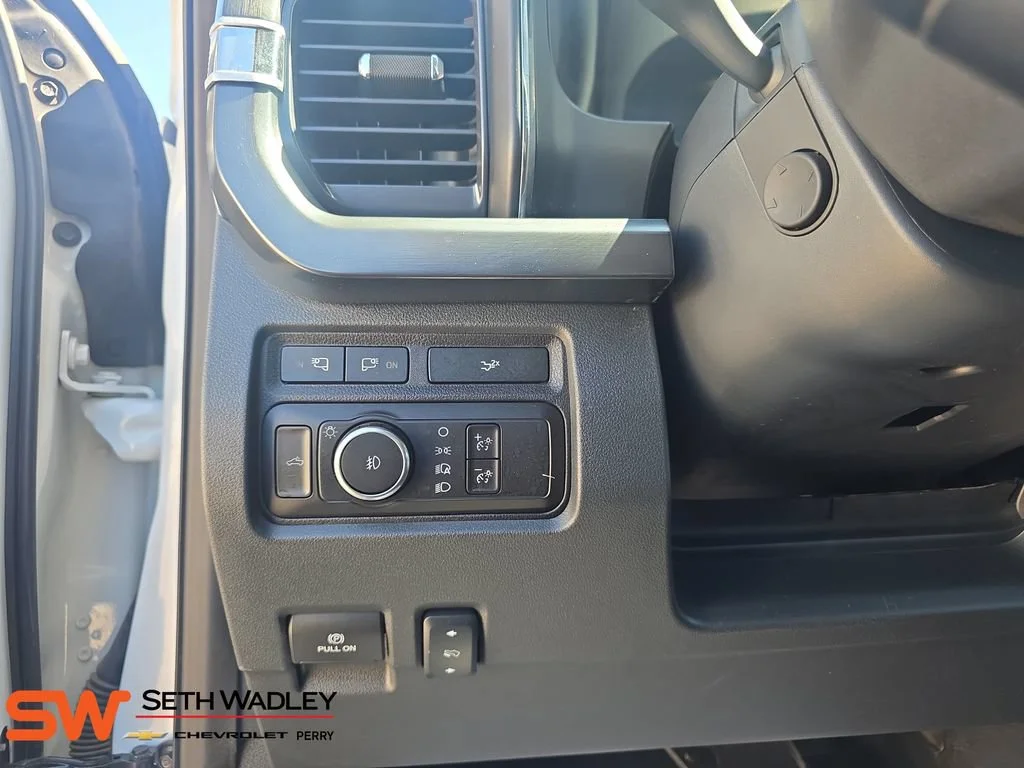 Used 2024 White Ford LARIAT image 17