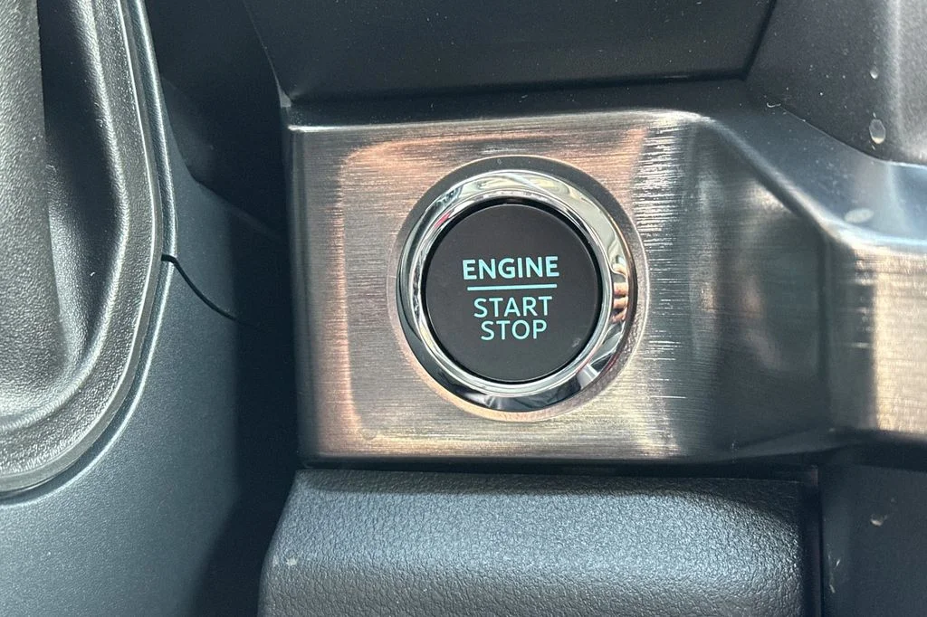 New 2025 Blue Metallic Ford F-250® Lariat® image 22