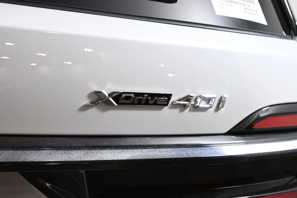New 2027 White BMW xDrive40i image 40