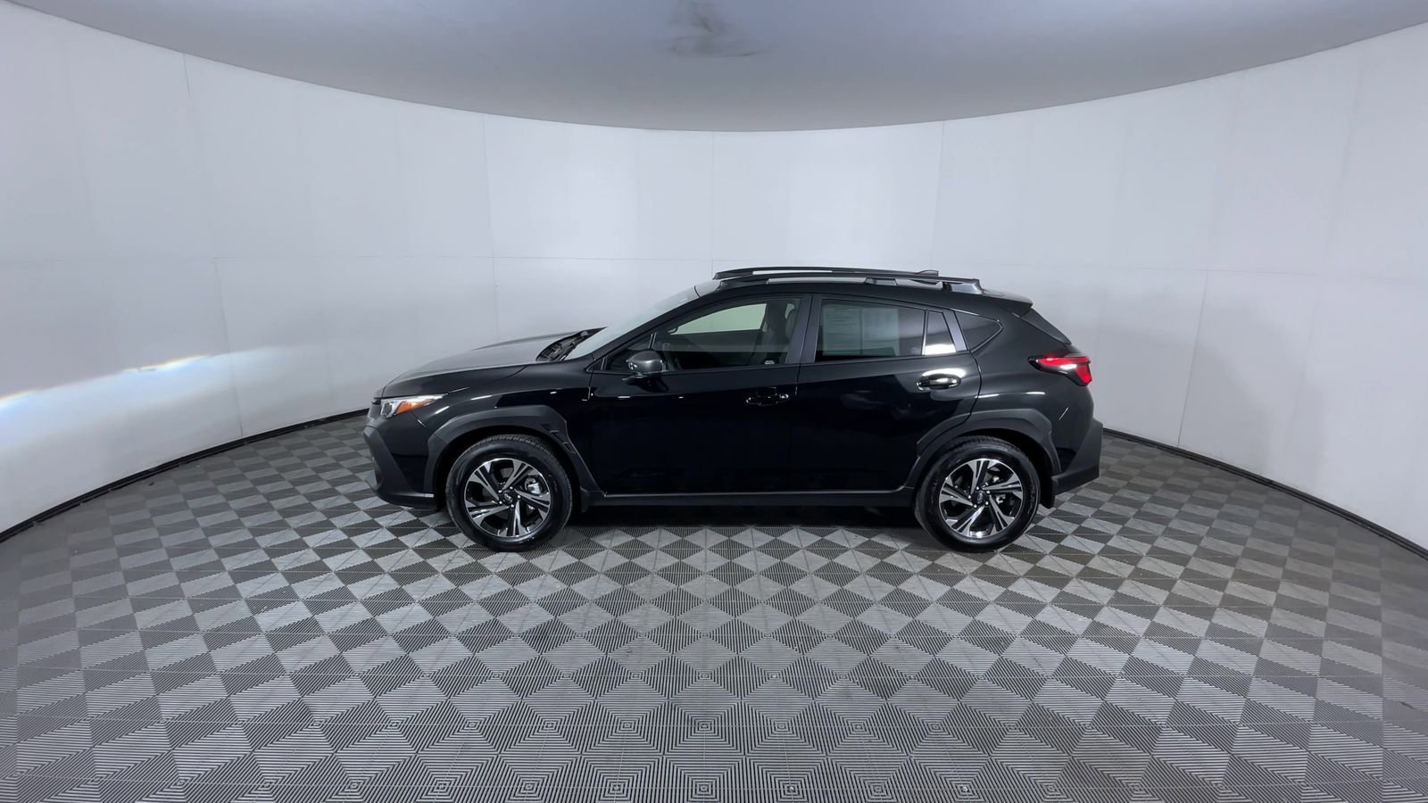 Used 2024 Crystal Black Silica Subaru Premium image 5