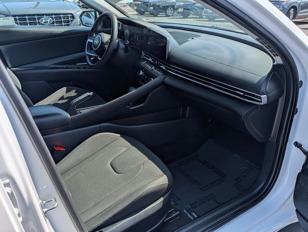 2024 Hyundai Elantra SEL - Photo 9