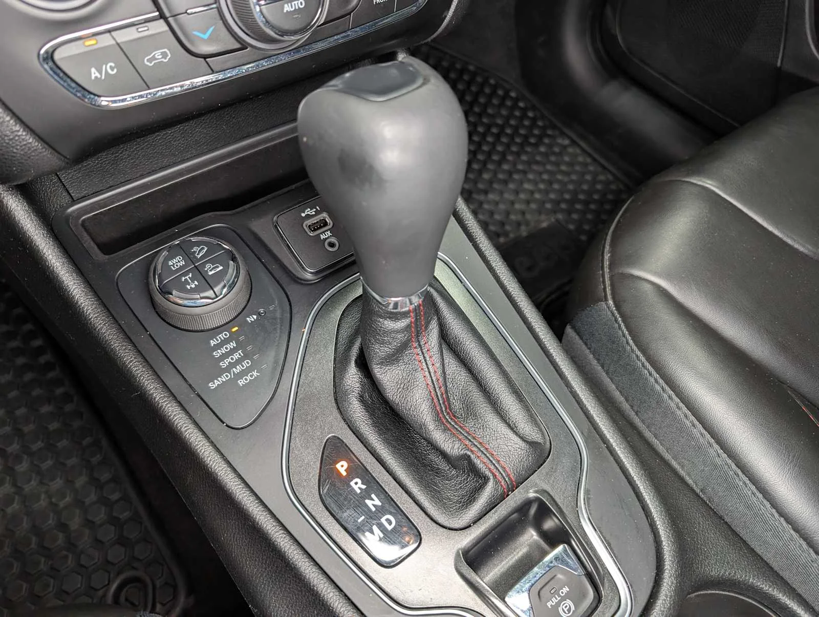 Used 2021 Billet Silver Metallic Clearcoat Jeep Trailhawk image 29