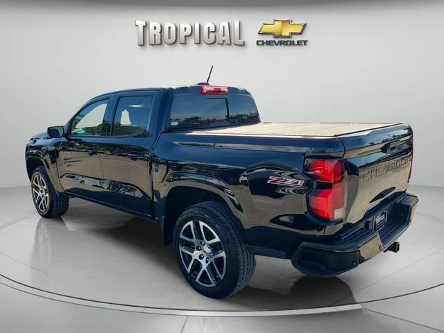 Used 2023 BLACK Chevrolet 4WD Z71 image 3
