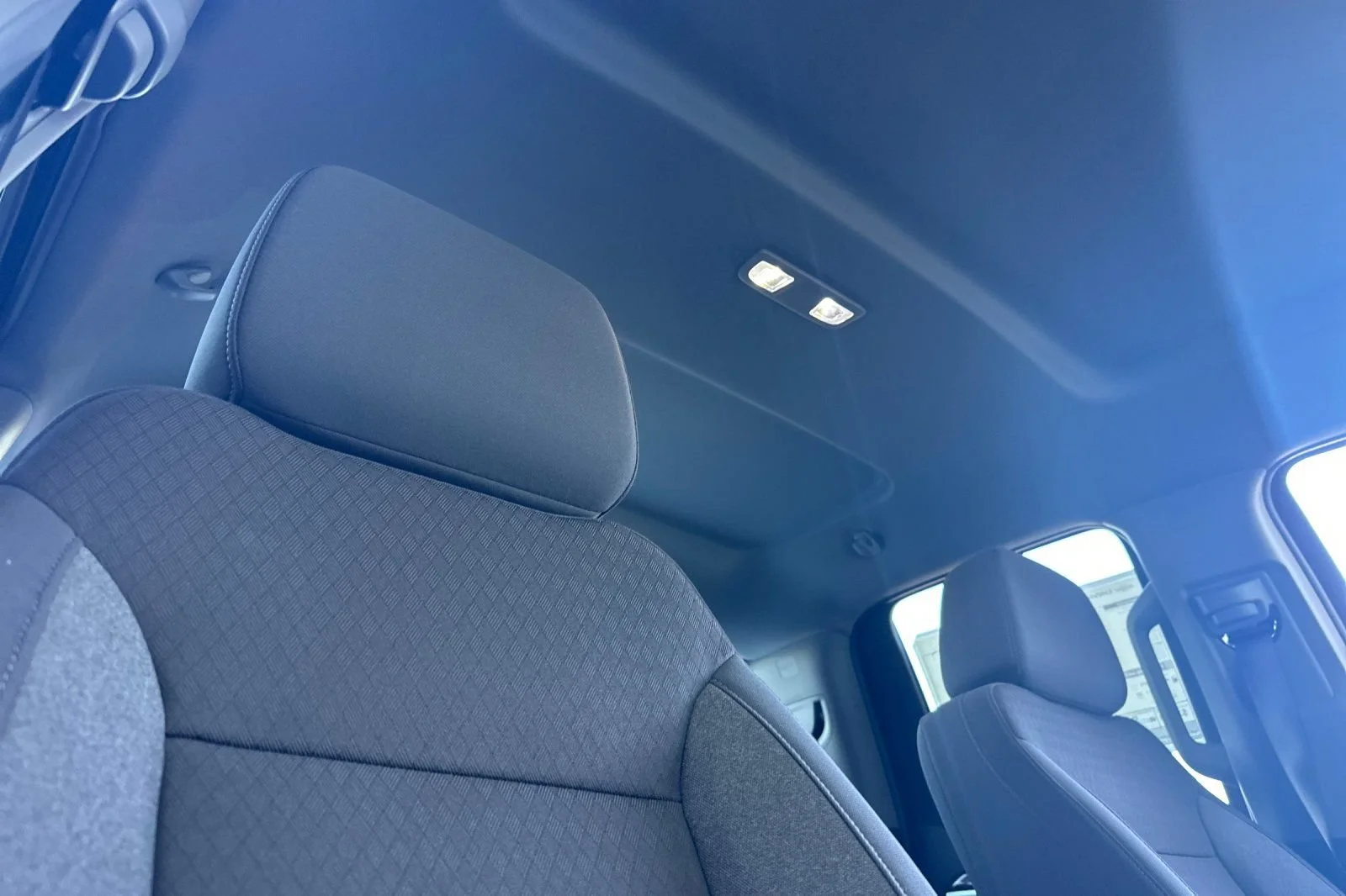 New 2026 Summit White Chevrolet LT (2FL) image 16