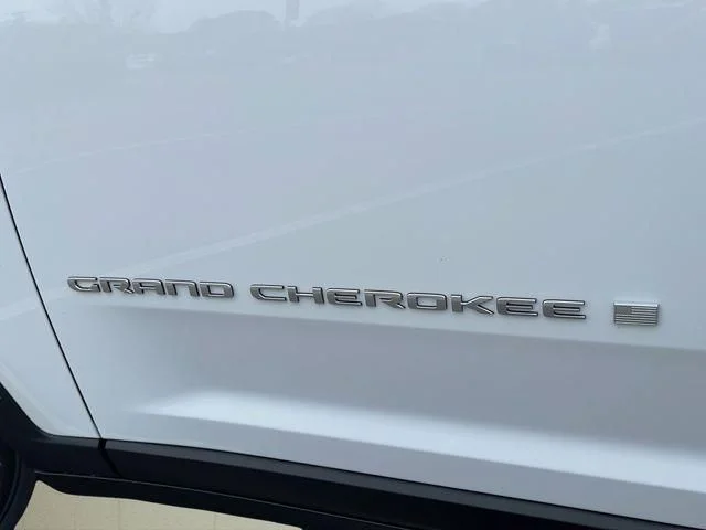 New 2026 White/off-white Jeep Limited image 14