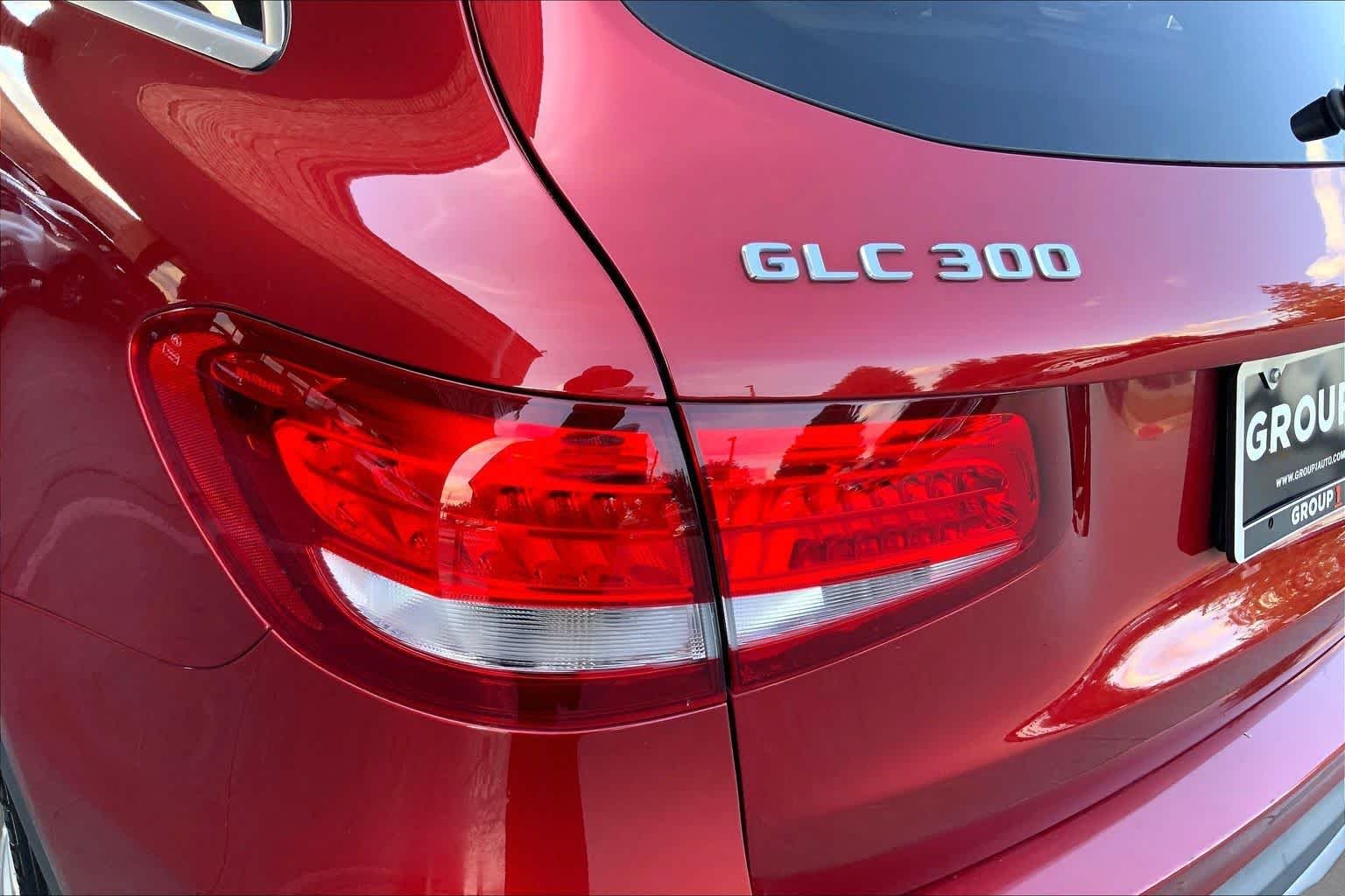 Used 2017 designo Cardinal Red Metallic Mercedes-Benz GLC 300 image 28