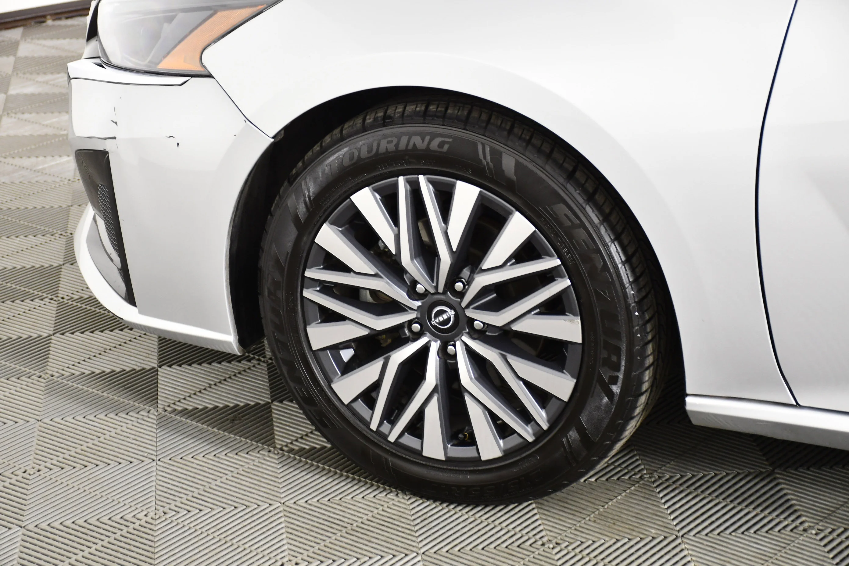 Used 2024 Brilliant Silver Metallic Nissan 2.5 SV image 52
