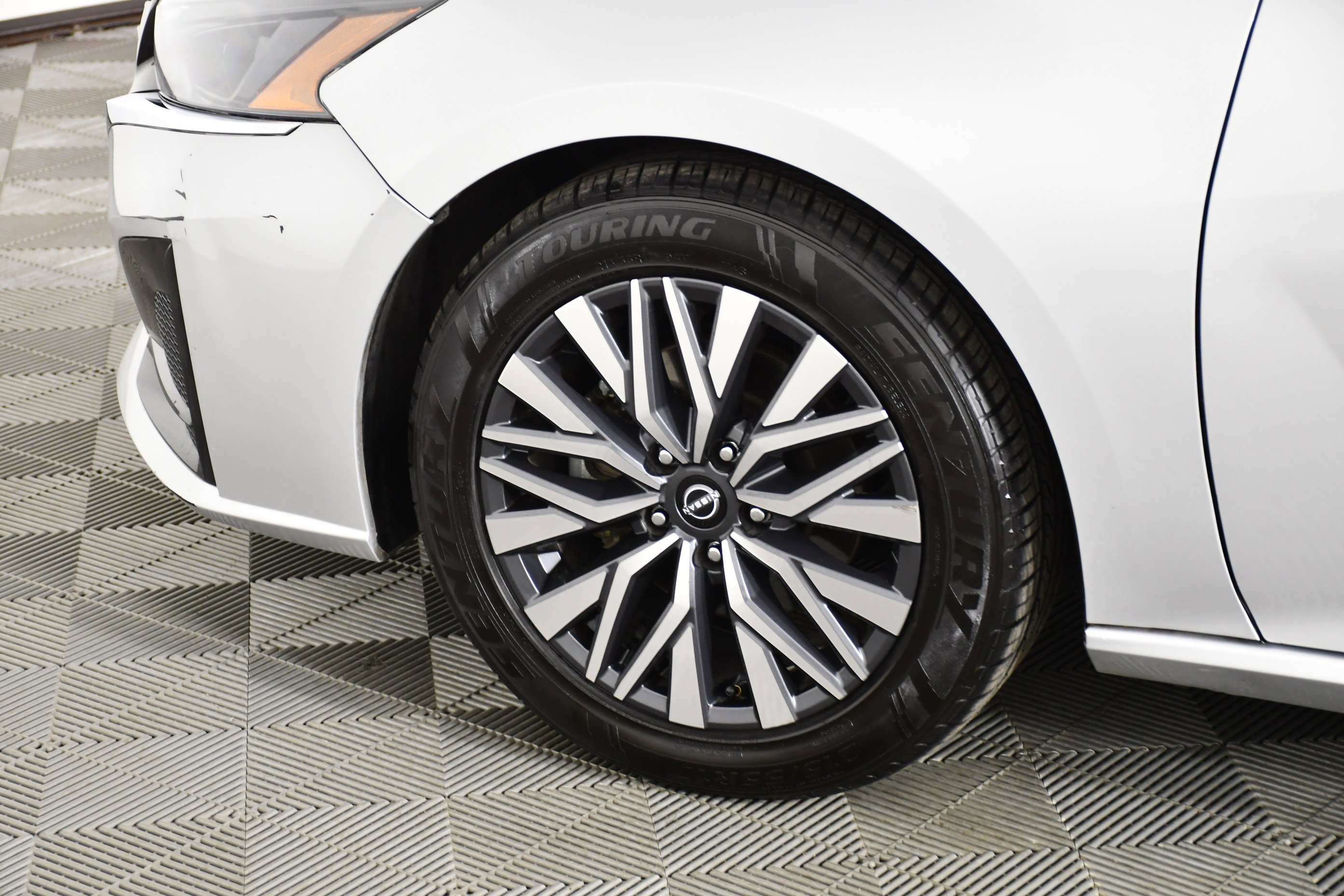 Used 2024 Brilliant Silver Metallic Nissan 2.5 SV image 52