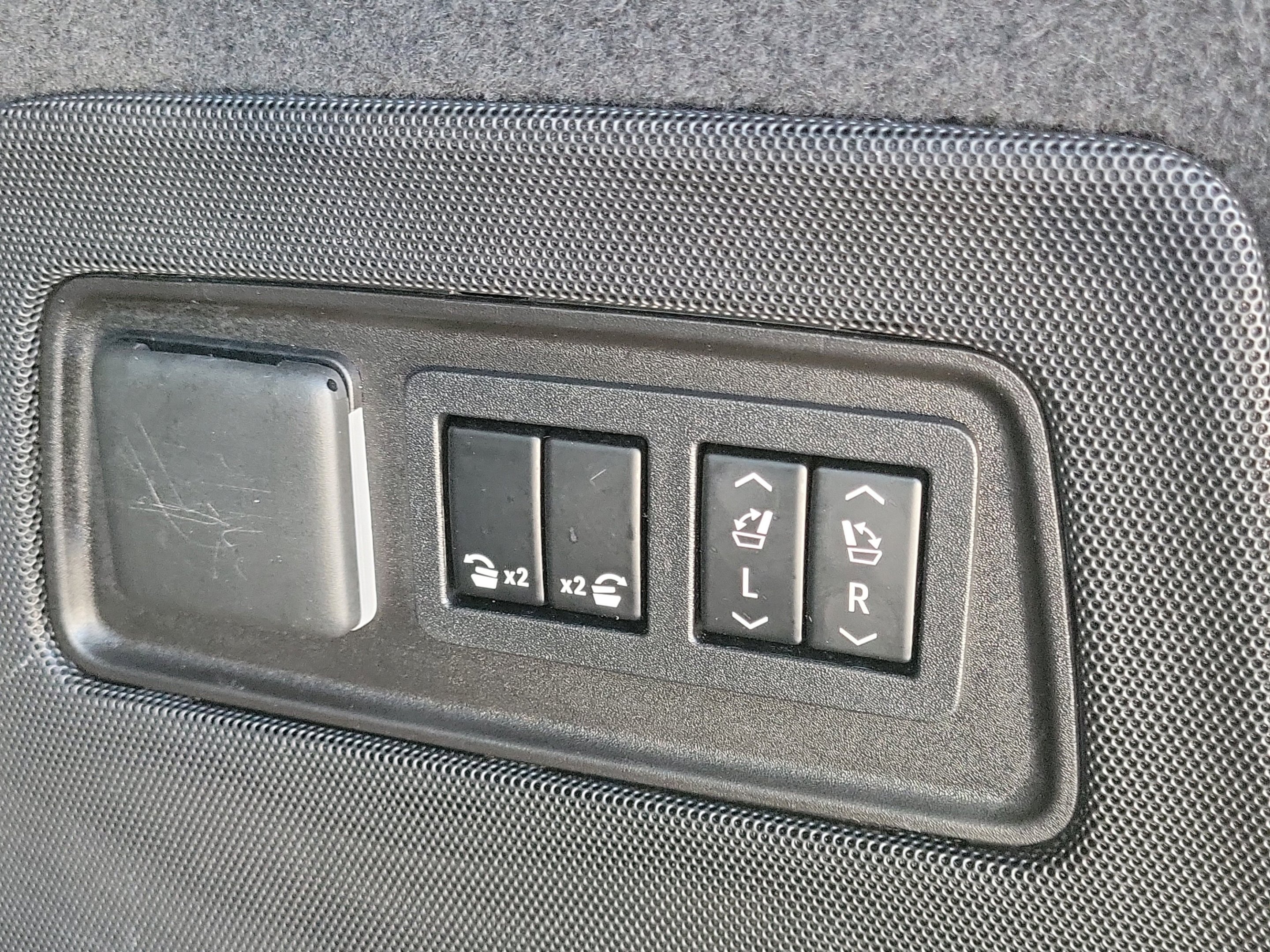 Used 2022 Black Raven Cadillac Sport image 8