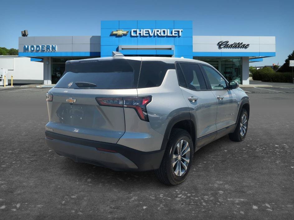 Used 2026 Sterling Gray Metallic Chevrolet FWD LT image 5