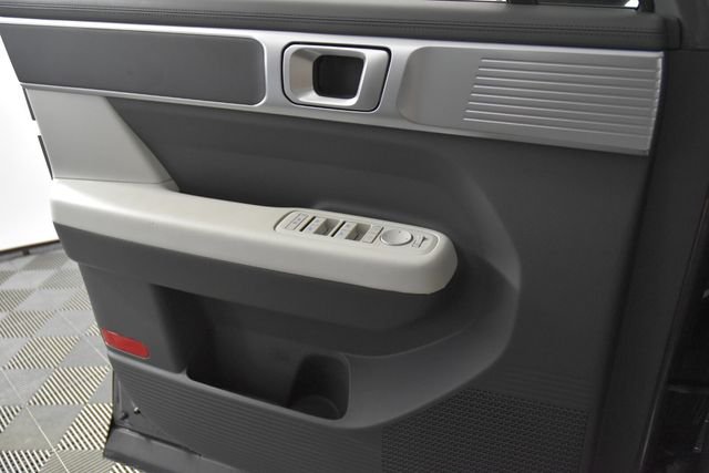New 2027 Gray Hyundai SE AWD image 30