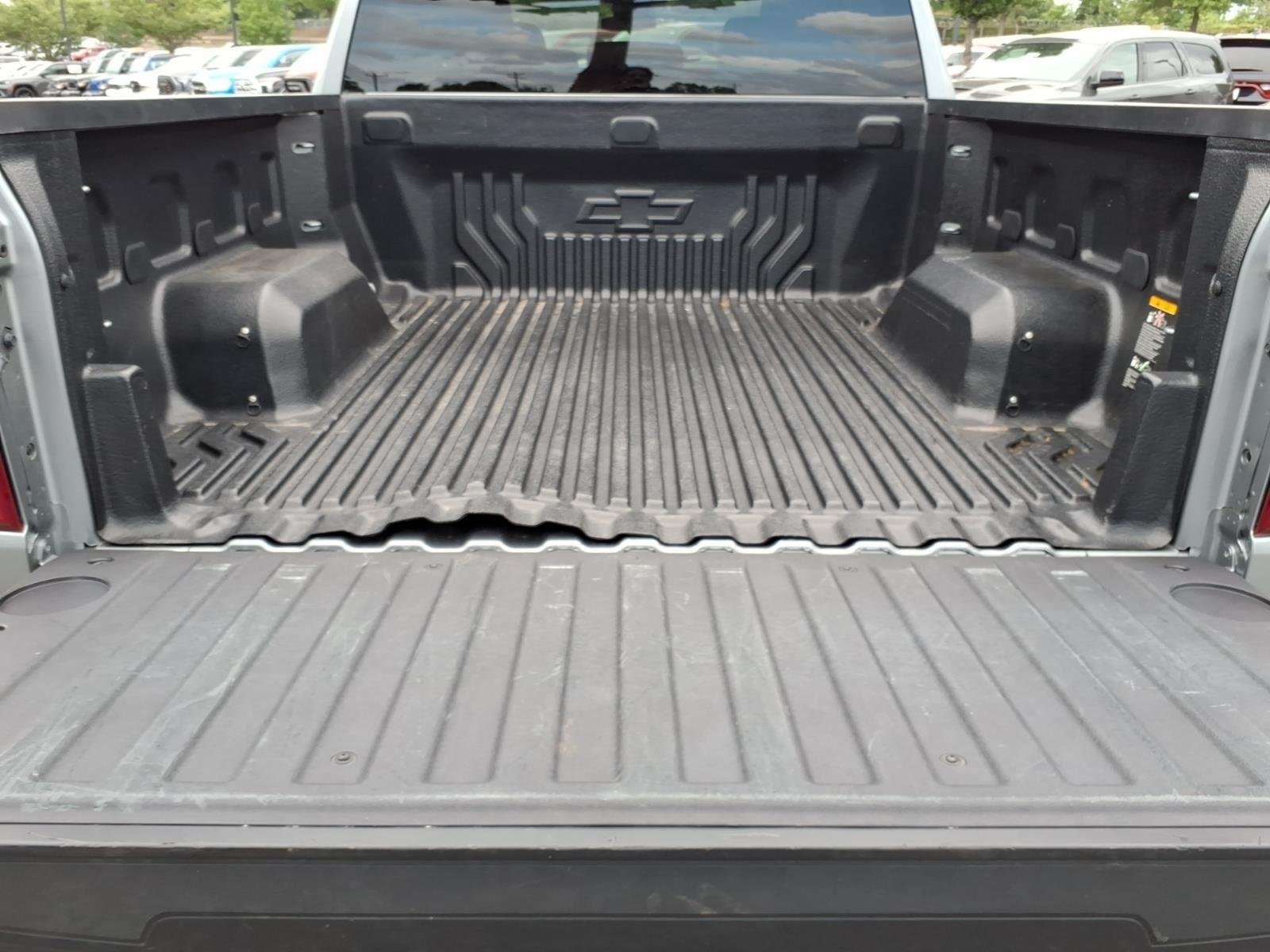 Used 2025 Sterling Gray Metallic Chevrolet LT image 19