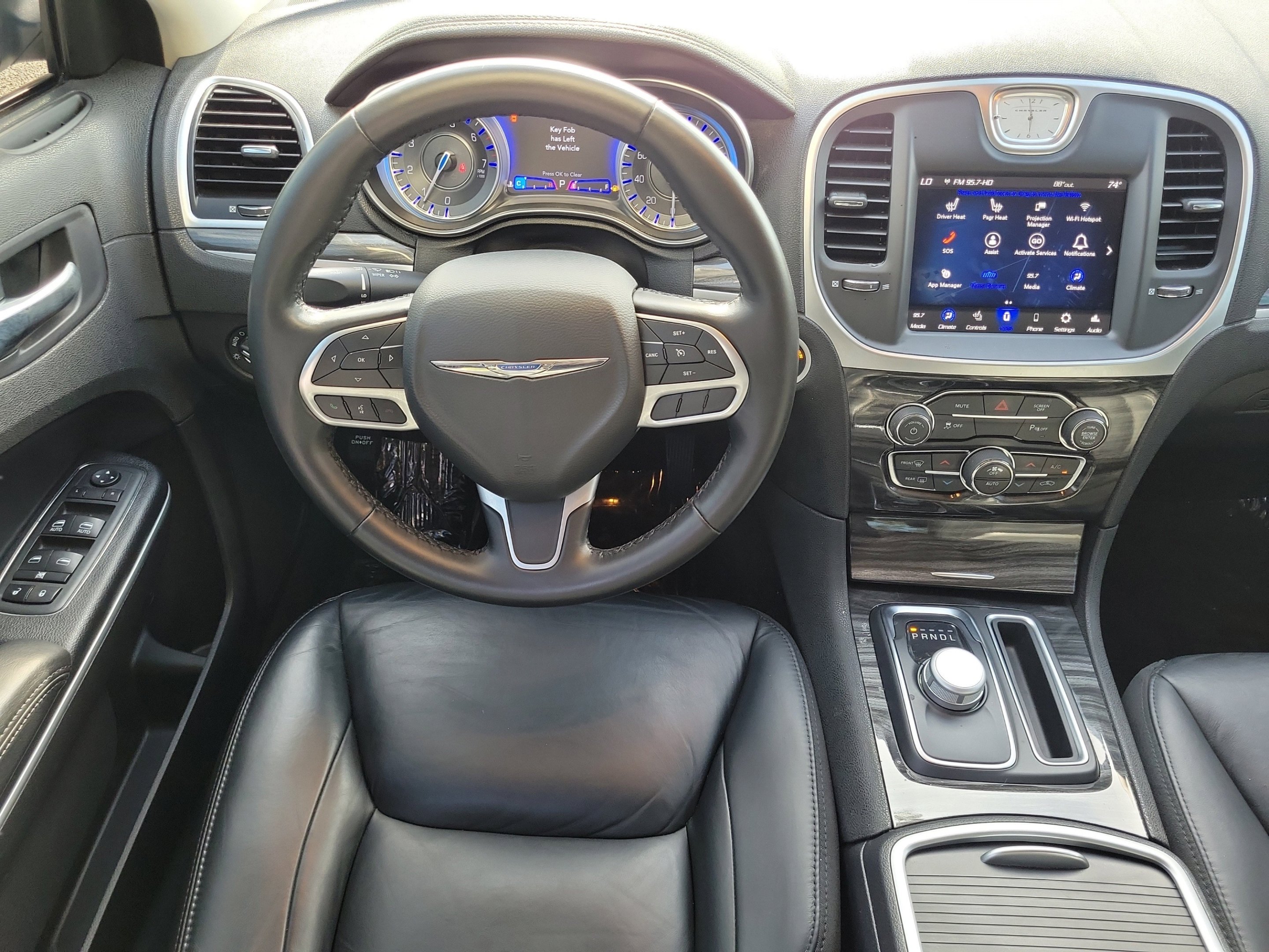Used 2022 Bright White Clearcoat Chrysler Touring image 10