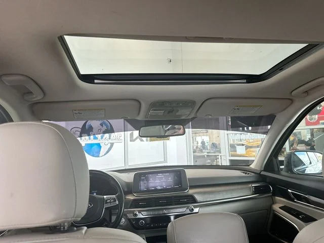 Used 2021 Black Kia EX image 18