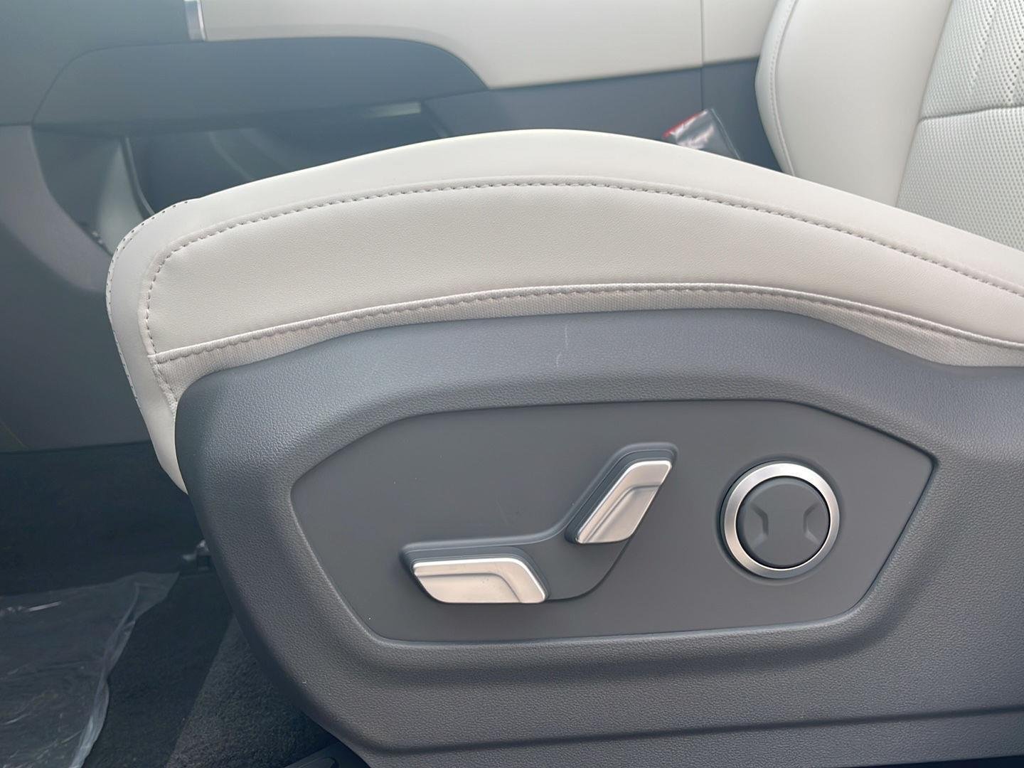 New 2026 Hampton Gray Hyundai SEL AWD image 20