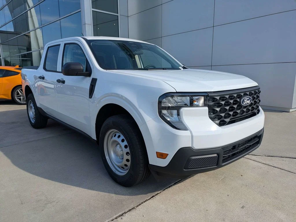 New 2026 Oxford White Ford XL image 2