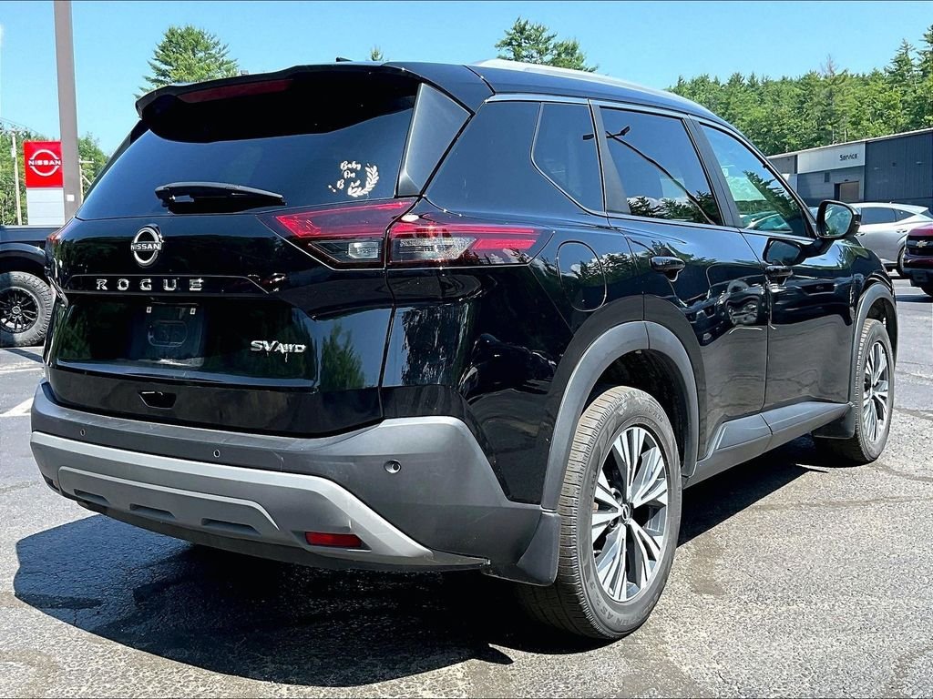 Used 2022 Black Nissan SV image 4