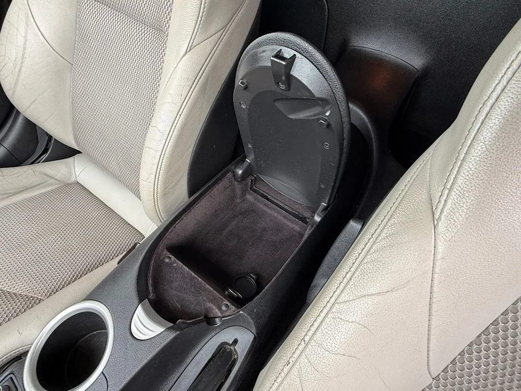 Used 2011 Magnetic Black Metallic Nissan Touring image 26