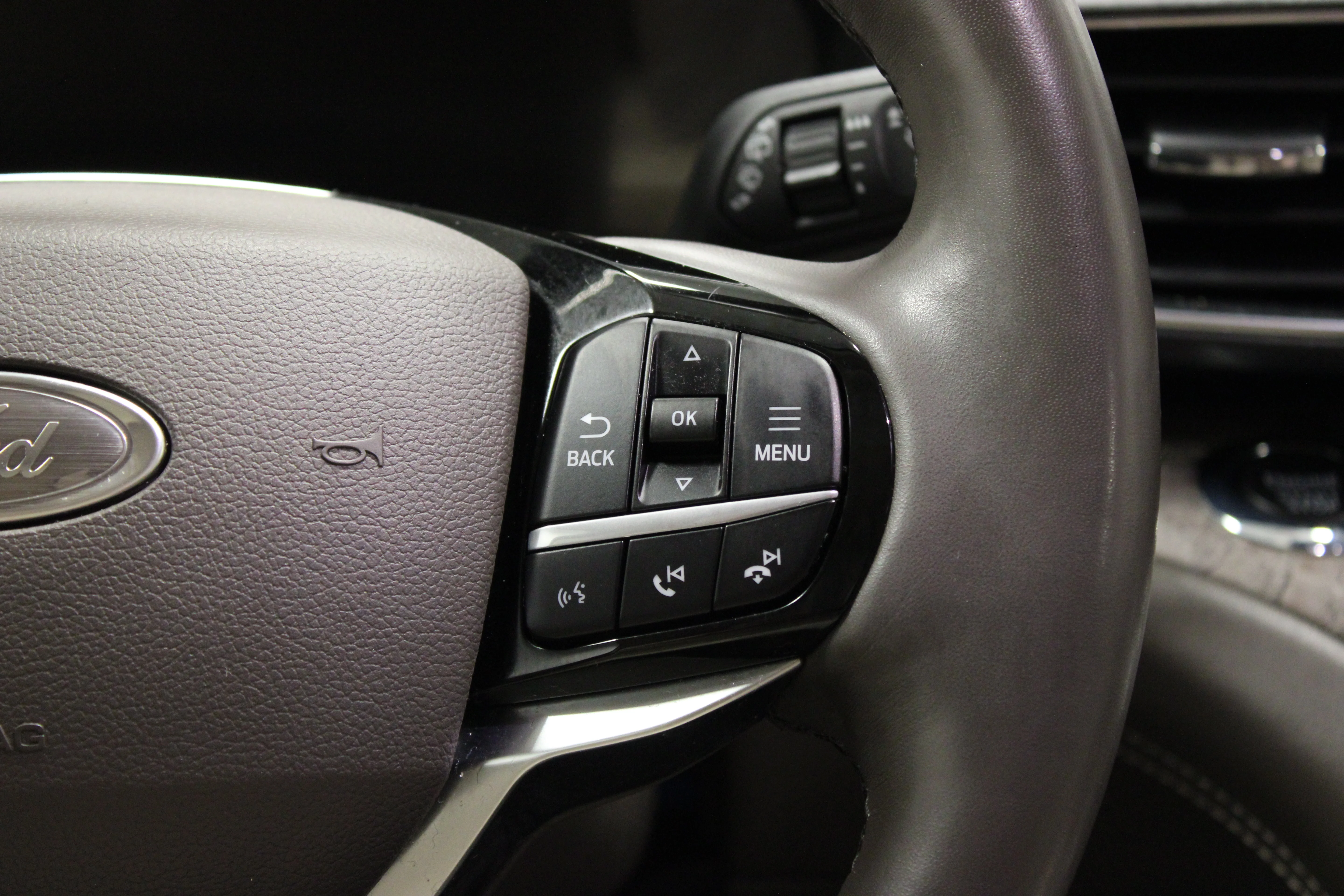 Used 2022 Stone Blue Metallic Ford Platinum image 26