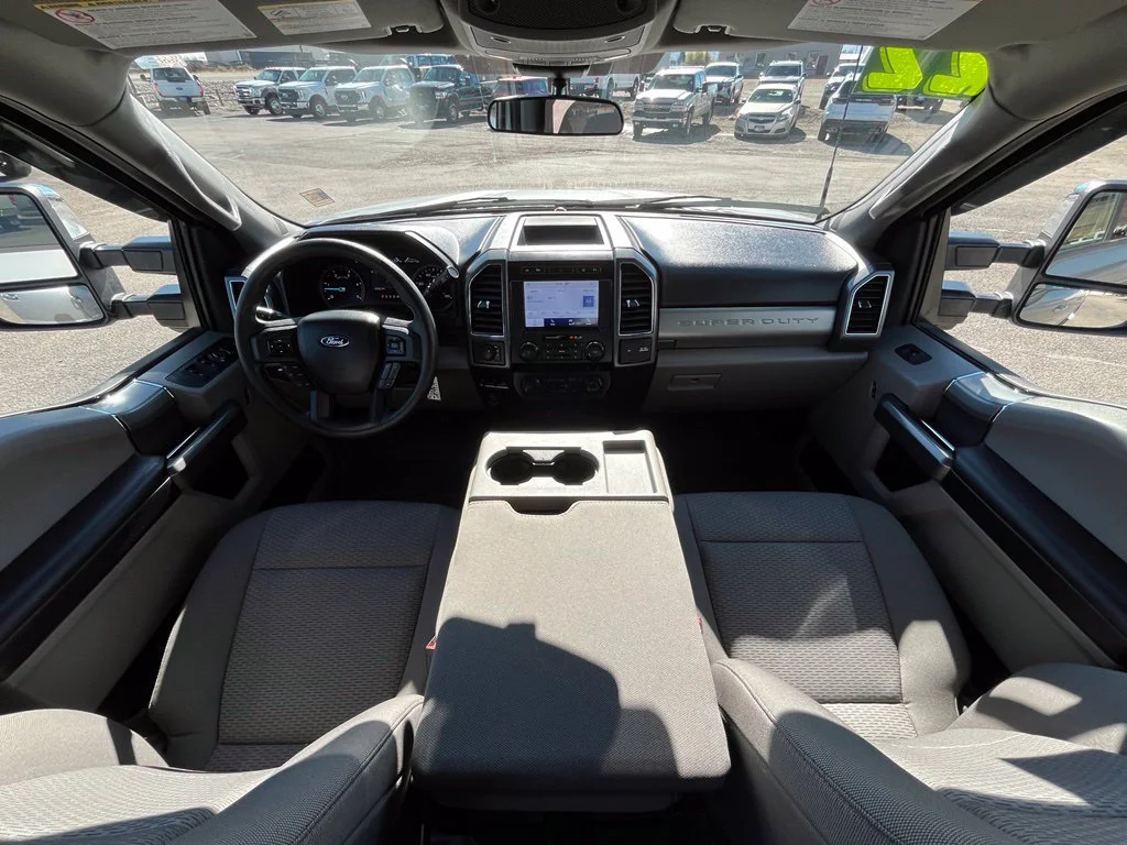 Used 2022  Ford XL image 13