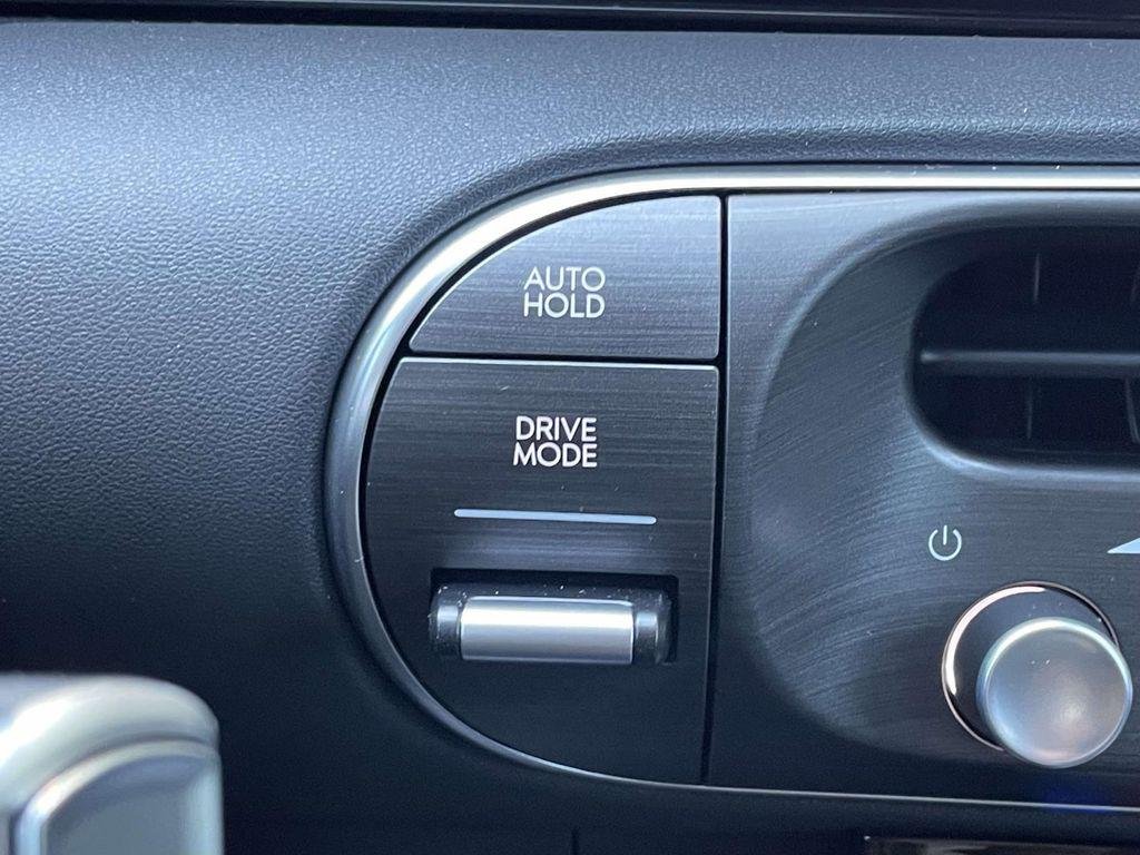 New 2026 Gray Hyundai Blue SEL Premium 7P image 32