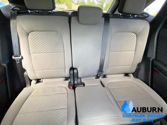 Used 2022 White Ford SE image 16
