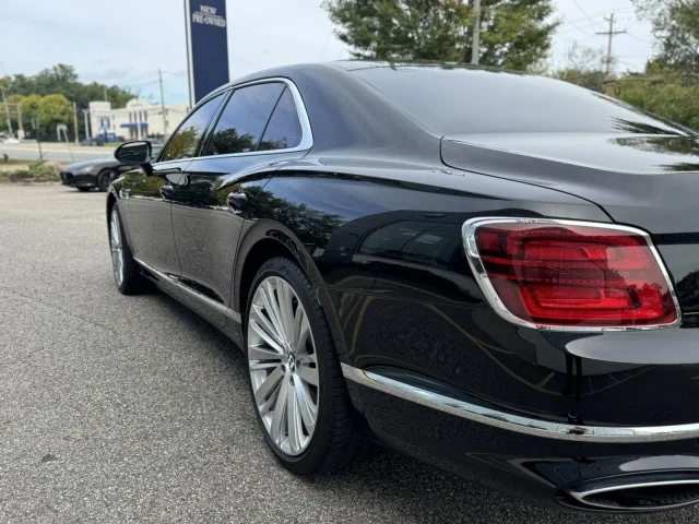 Used 2023 Black Sapphire Metallic Bentley Speed image 7